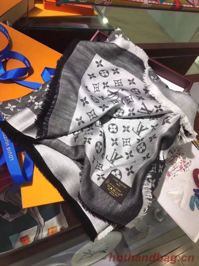 Louis Vuitton Scarf LVS00180